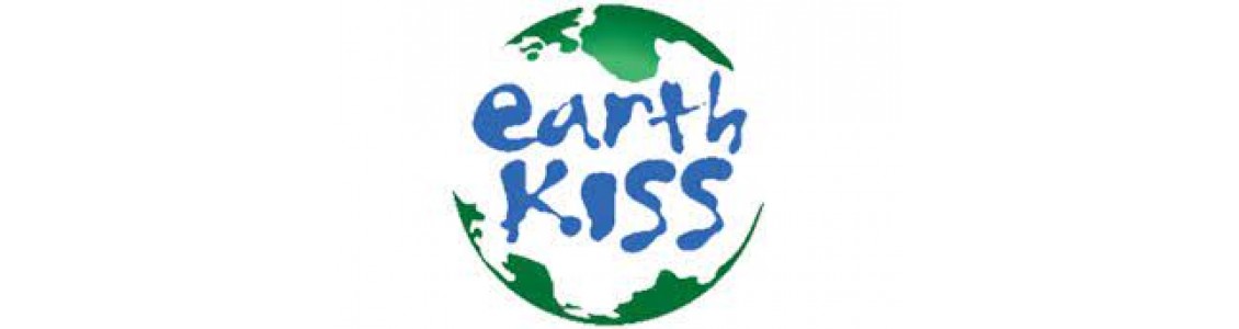 Earth Love Kiss
